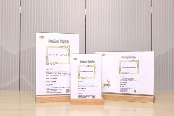 Madera de haya Base de madera en forma de T Claros portadores de carteles acrílicos Cartón de menú de bodas